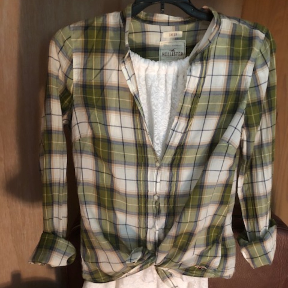 Hollister Plaid Button Up Shirt